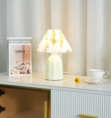 Vintage Pleated Table Lamp - NexioPick
