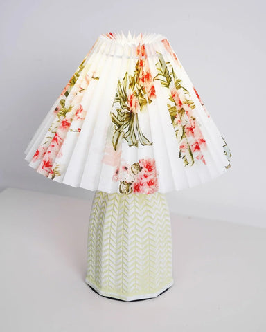Vintage Pleated Table Lamp - NexioPick